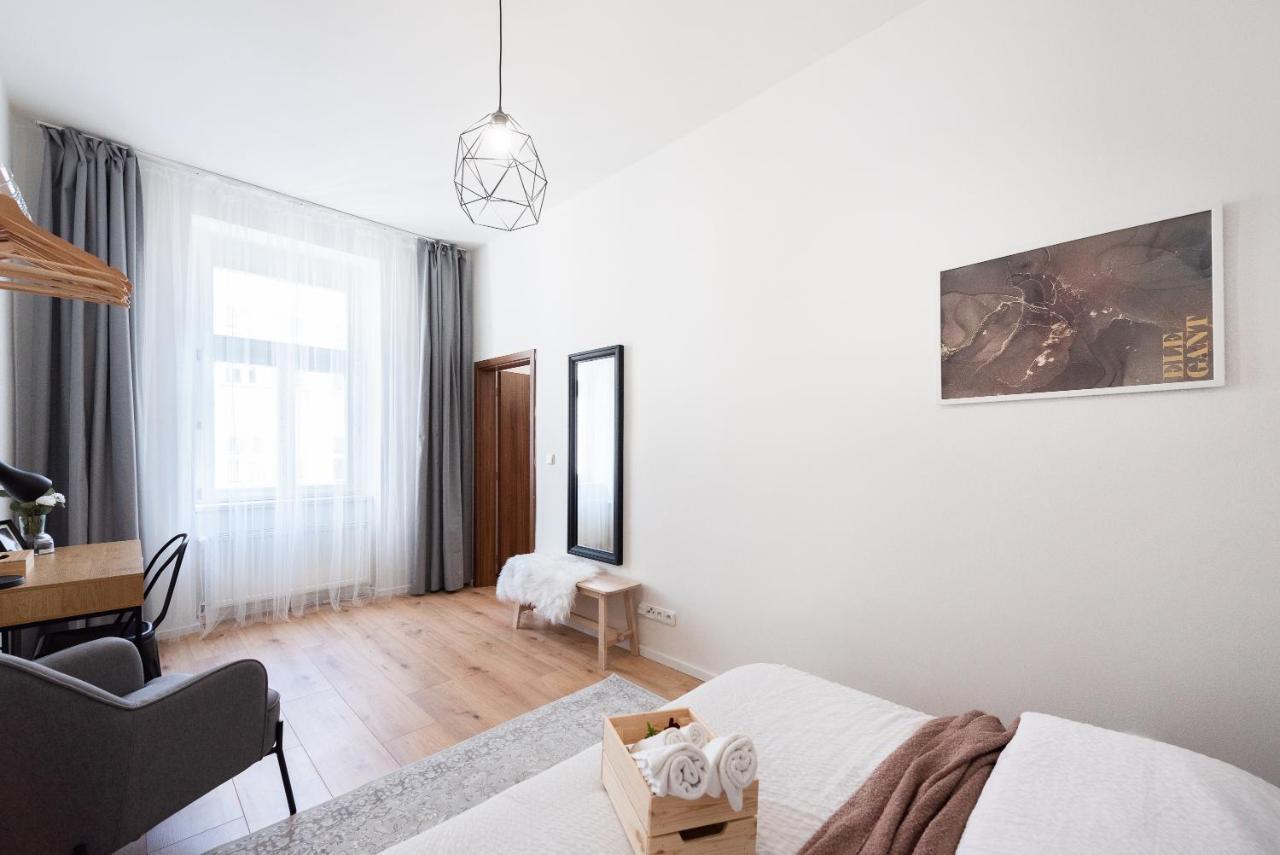 10 Min City Centre 5 People Apartment, Free Coffee Apartamento *