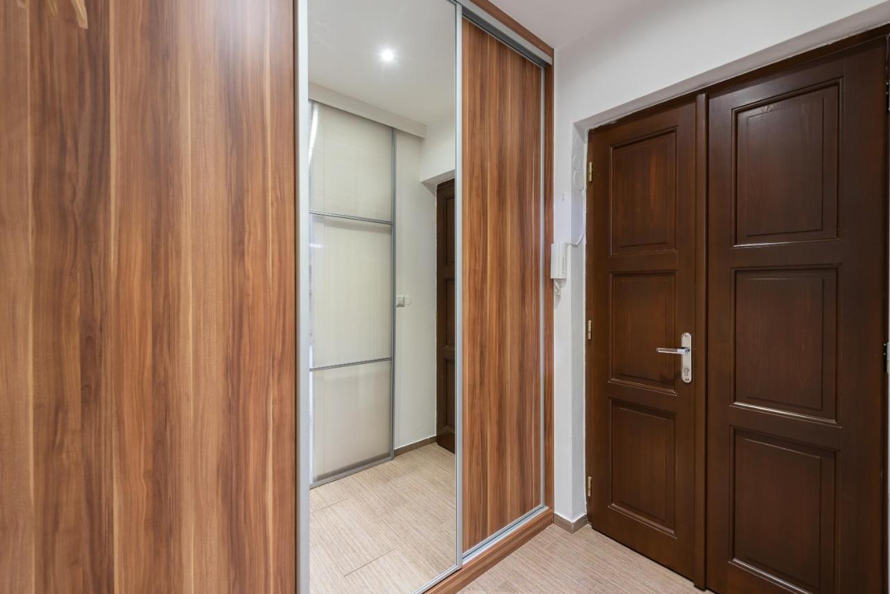 10 Min City Centre 5 People Apartment, Free Coffee Apartamento Praga