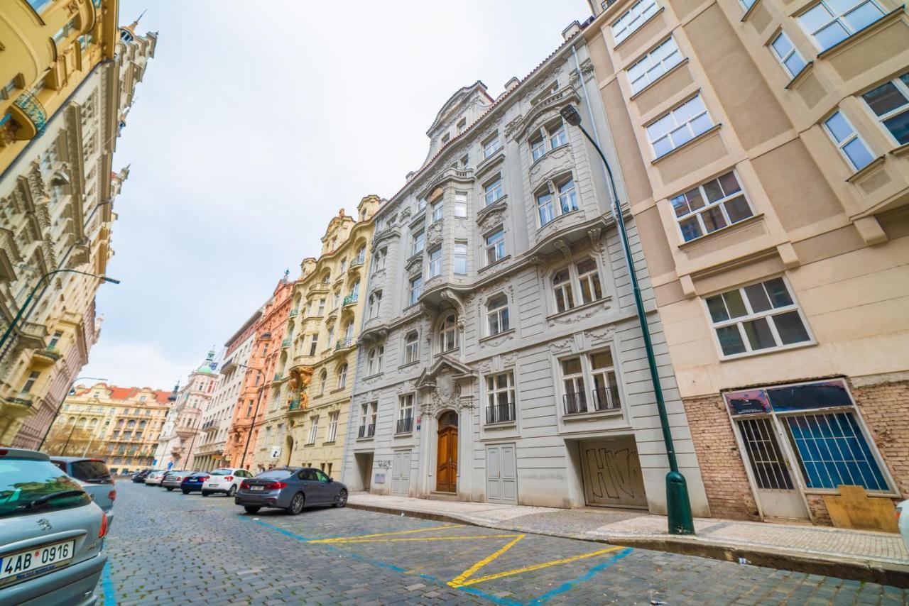 New Near Dancing House Apartamento Praga