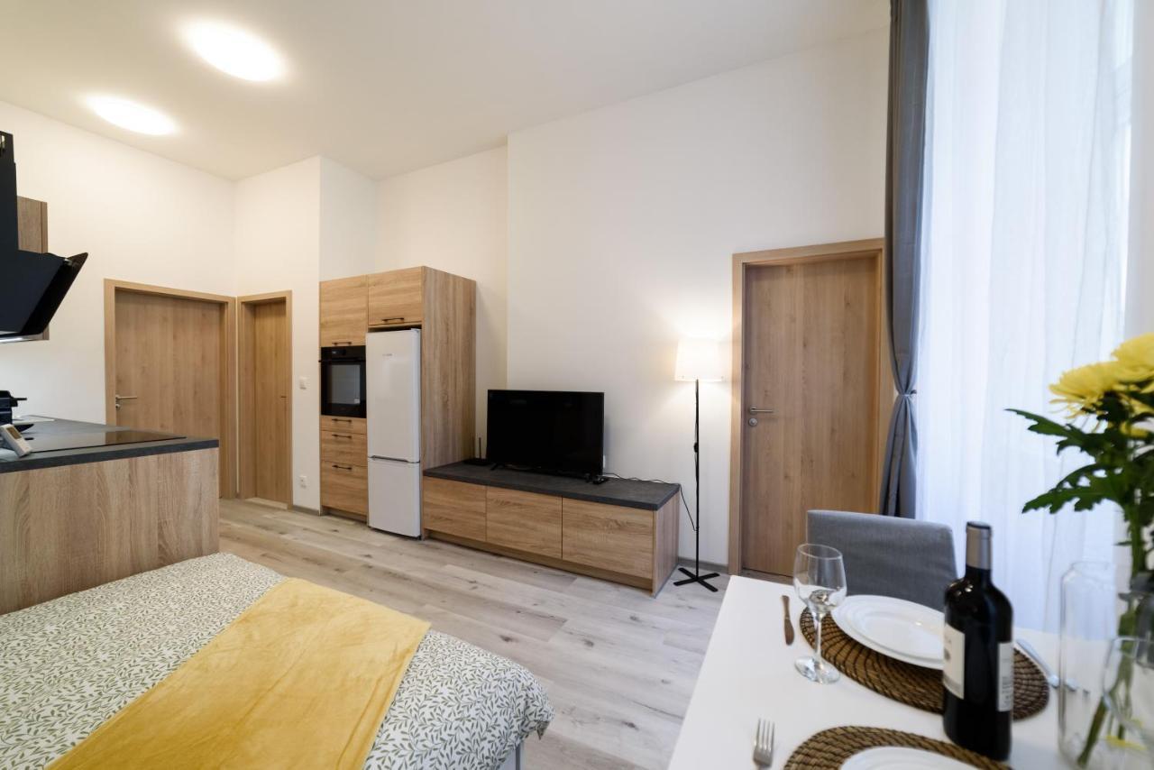 New Near Dancing House Apartamento Praga