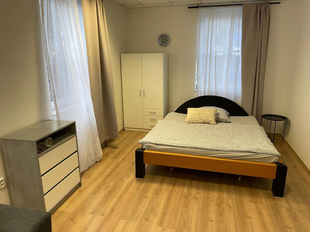 Space Close To Metro Palmovka Apartment Prague