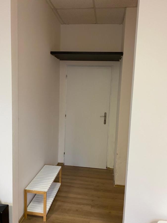 Space Close To Metro Palmovka Apartment