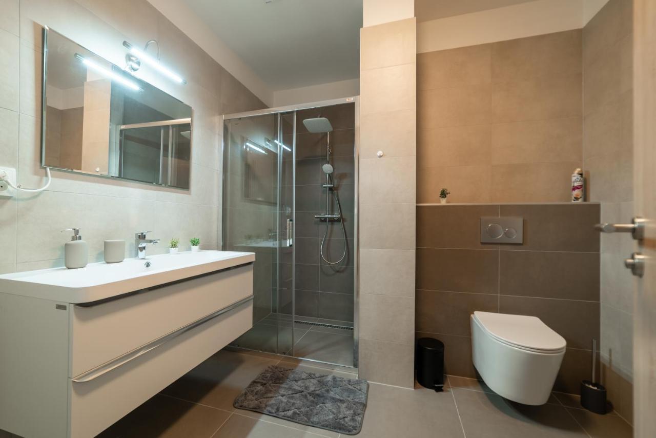New Near Dancing House Apartamento