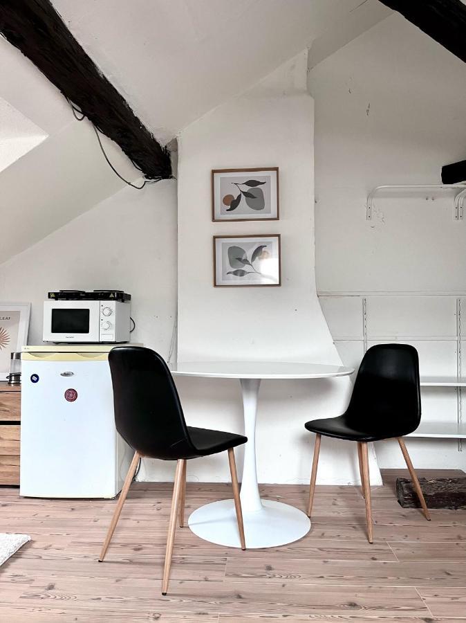 Loft Close To Metro Palmovka *