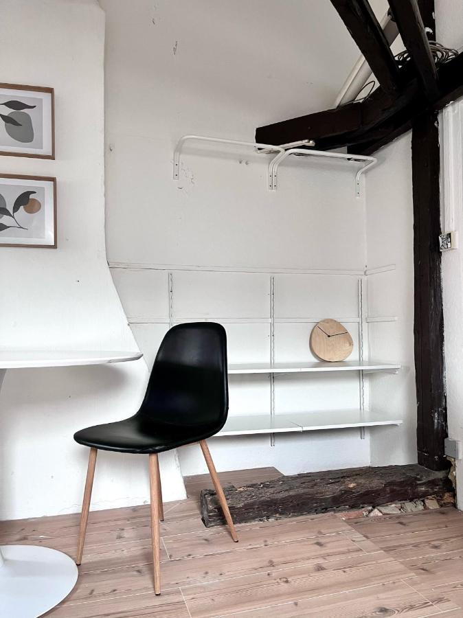 Loft Close To Metro Palmovka * Praga