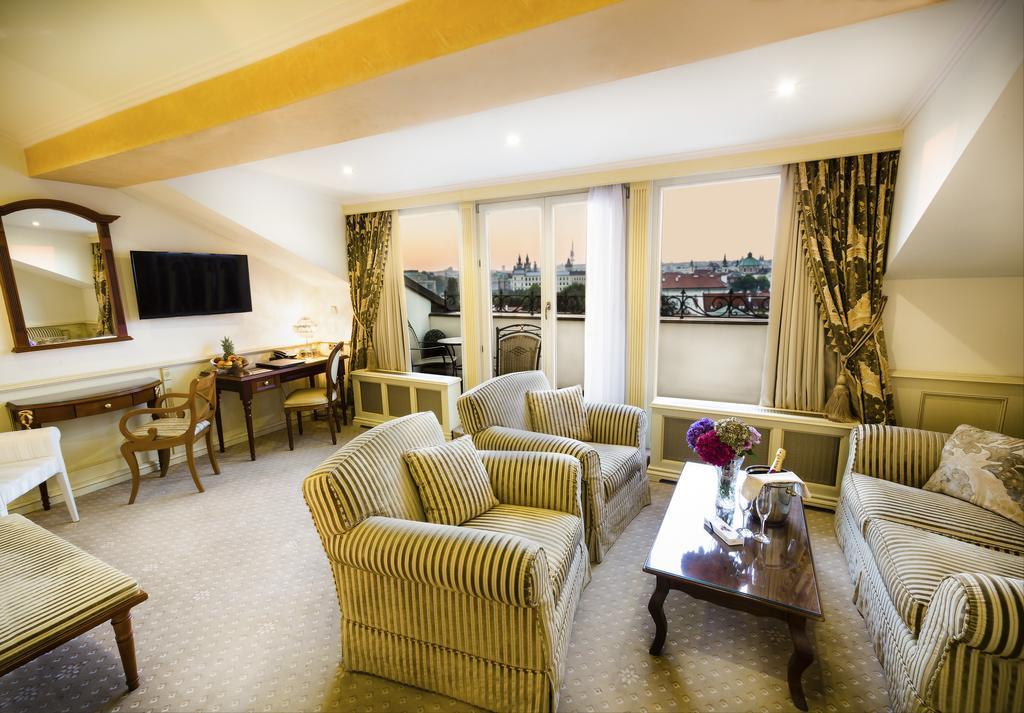 Luxury Family Royal Palace