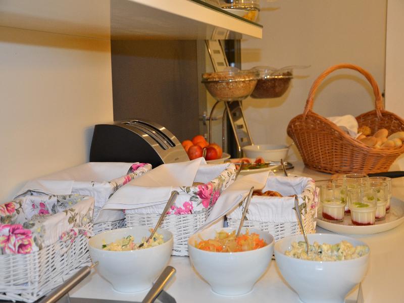 Pure White Hotel 4*