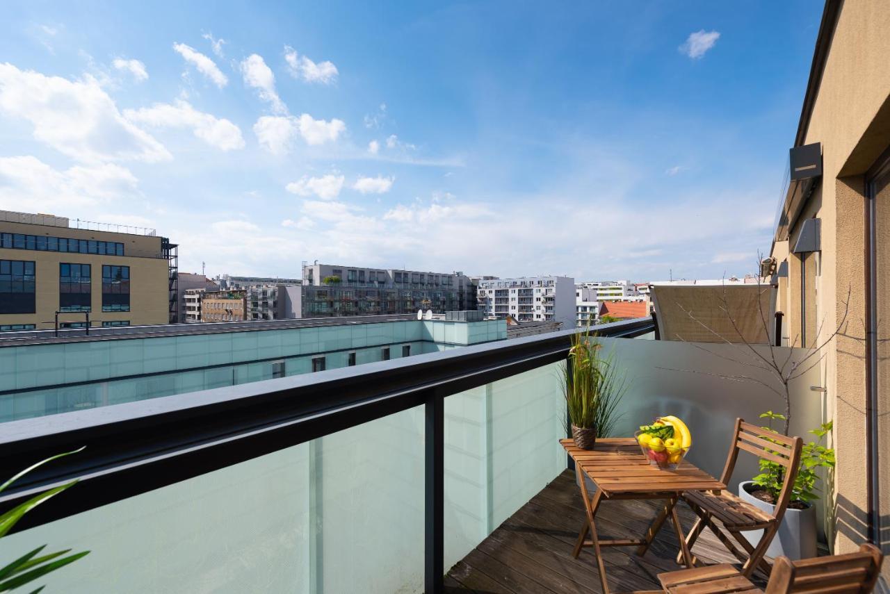 Appartement With Balcony And Parking Near The Museum Prague