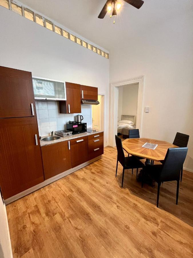 Casa Italia Apart Otel Prag