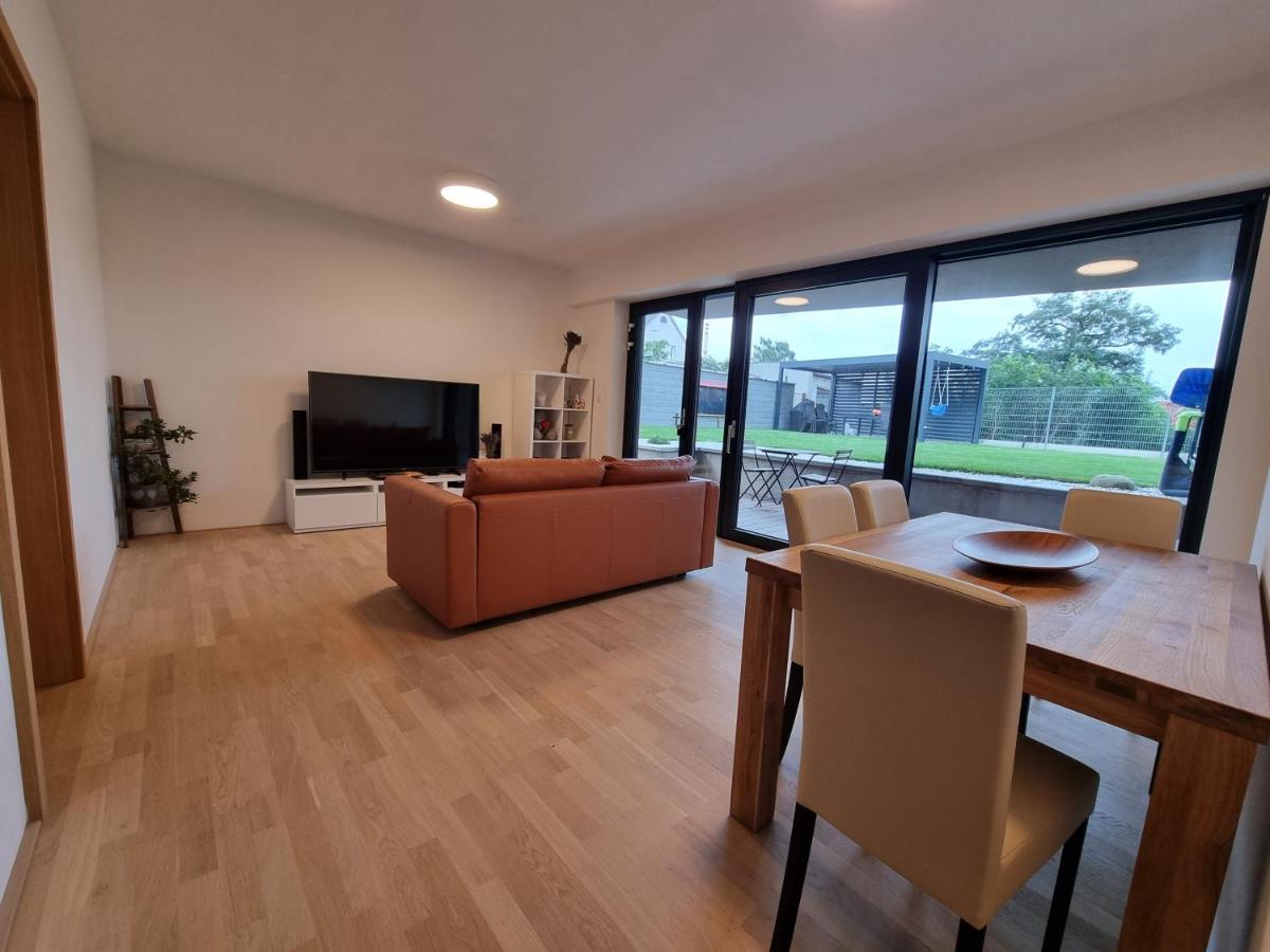 Quiet 1-bedroom In A Basement Of New * Prague