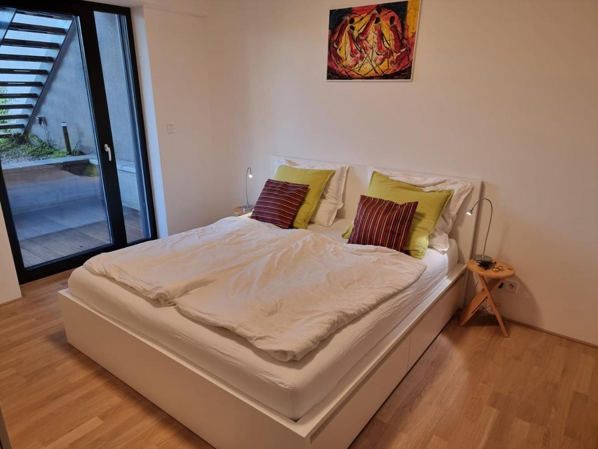 Quiet 1-bedroom In A Basement Of New Apartment Prague