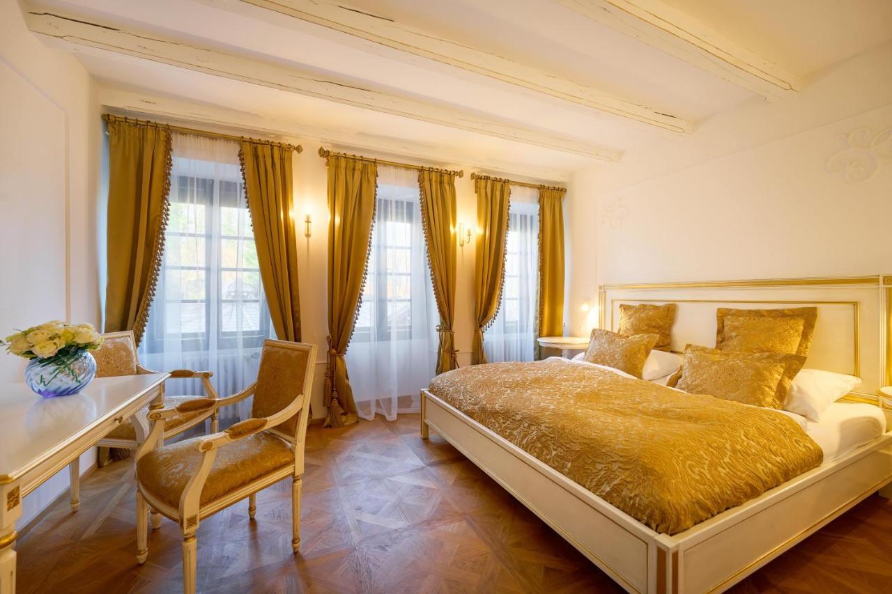 Beerland Chateaux - U Zlate Hrusky / At Golden Pear Bed & Breakfast Prague
