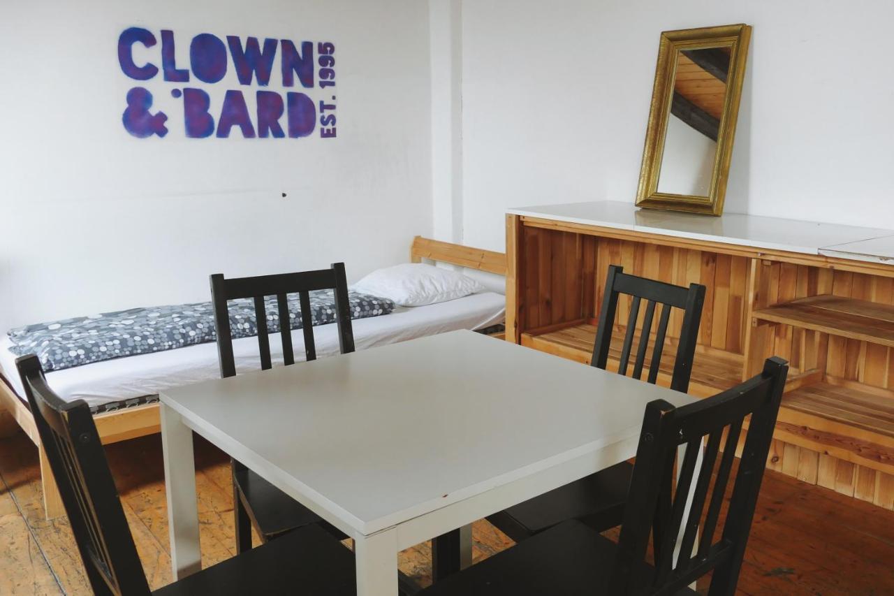 Clown And Bard Hostel *