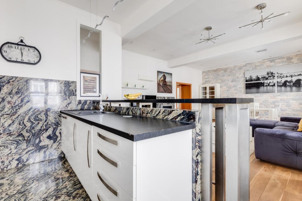 Luxury & Quiet Charming 2bds Near River - Nek2nd Apartment Prague