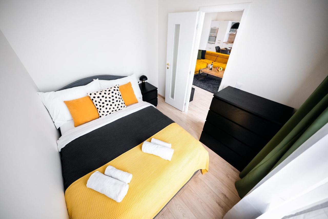 Centrum Pstrossova Apartment