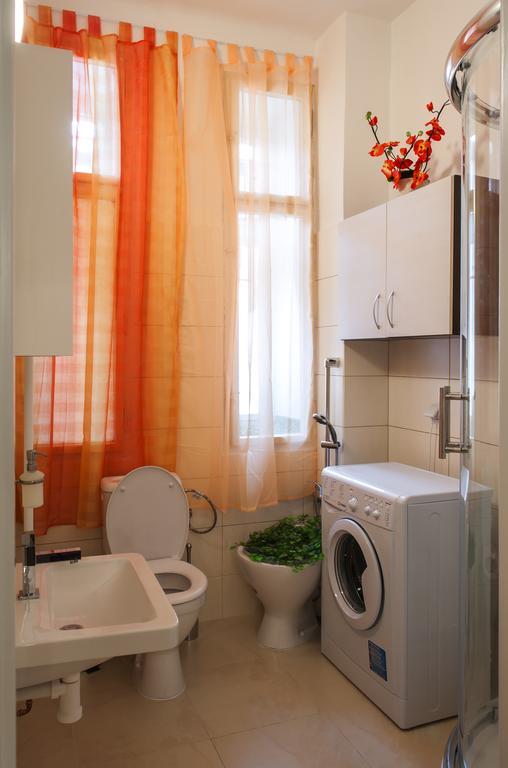 New Luxury * Prague