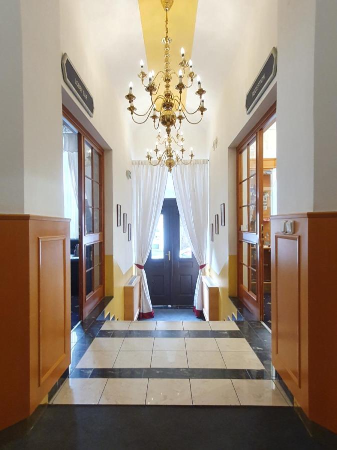Machova 3* Prague