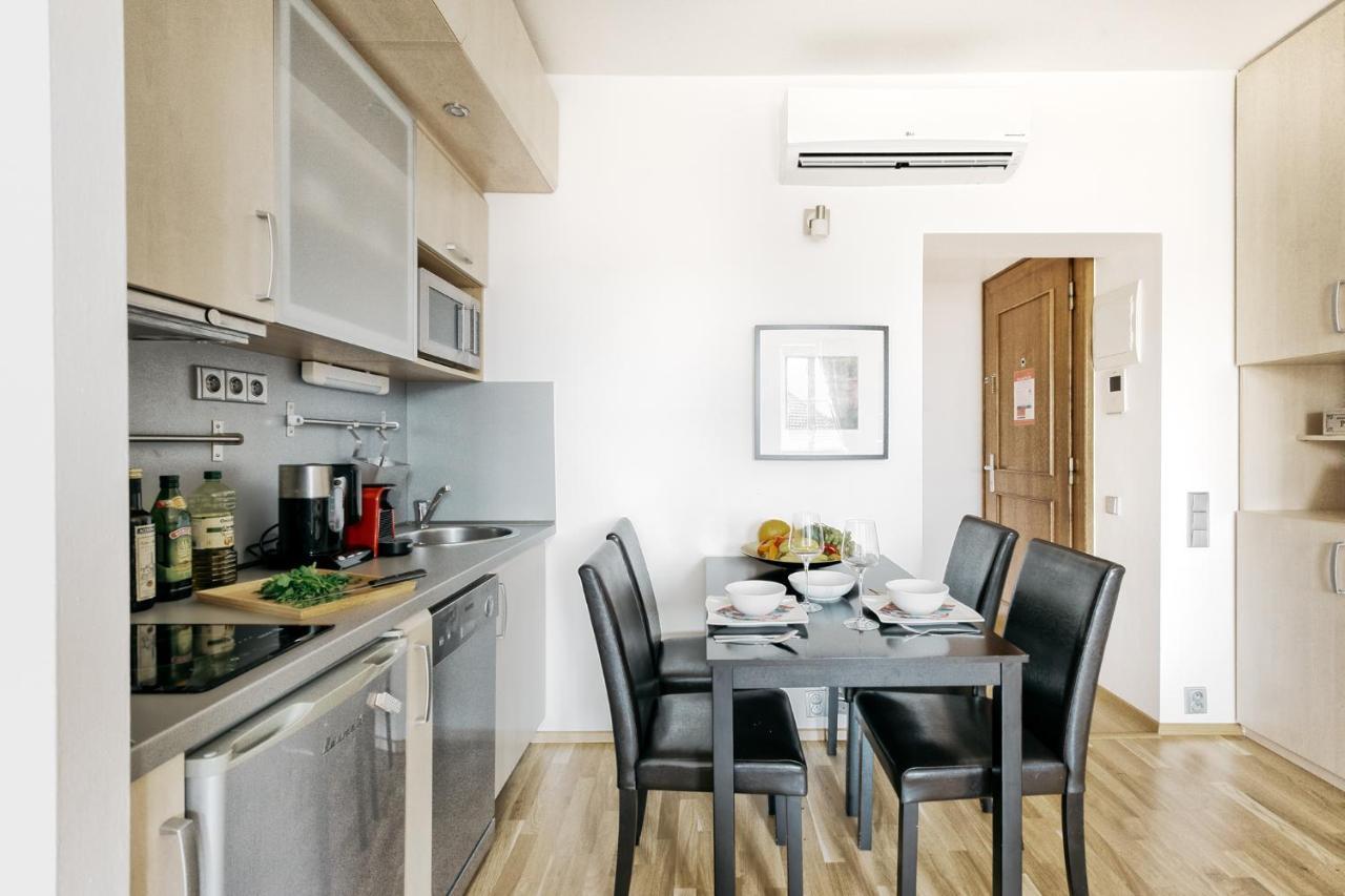 Apartment Lil With Tyn Cathedral View, Parking & Ac
