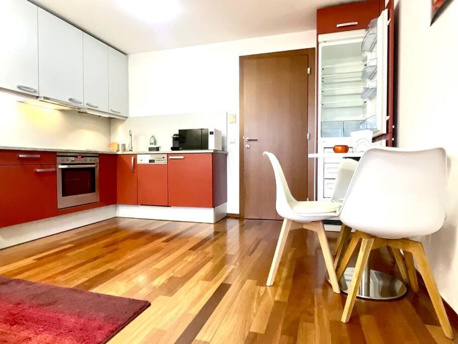 Daire Entire Apartment, Near Clarion, O2 Arena, Metro 3 Min, Easter Market In Center 15 Min Prag