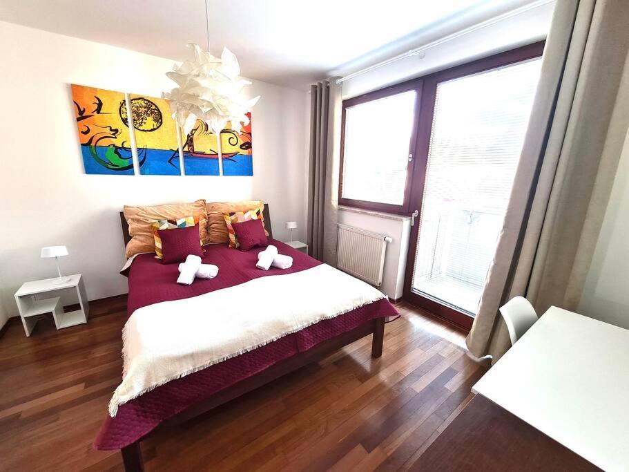 Entire Apartment, Near Clarion, O2 Arena, Metro 3 Min, Easter Market In Center 15 Min Daire