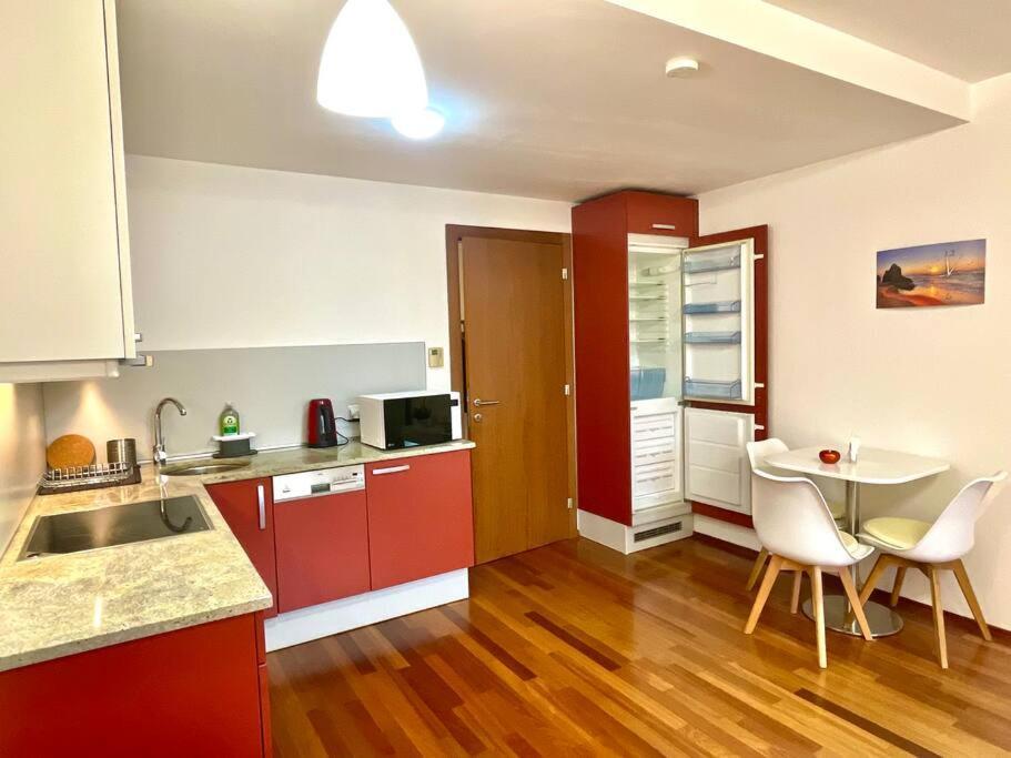 Daire Entire Apartment, Near Clarion, O2 Arena, Metro 3 Min, Easter Market In Center 15 Min Prag