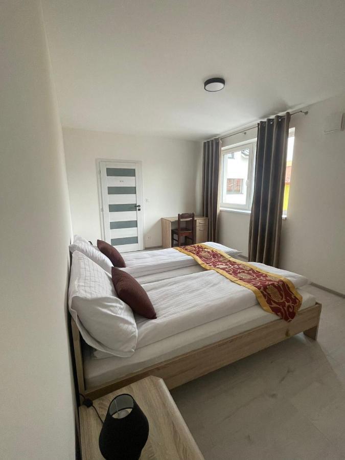 Sun-house Pension&restaurant -parkingfree- Otel 3*