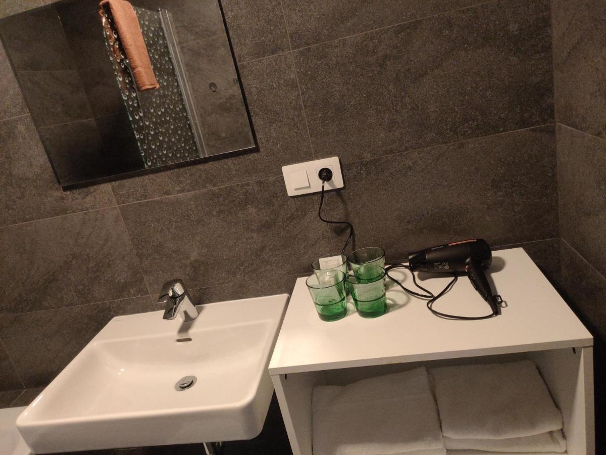 Sun-house Pension&restaurant -parkingfree- Otel