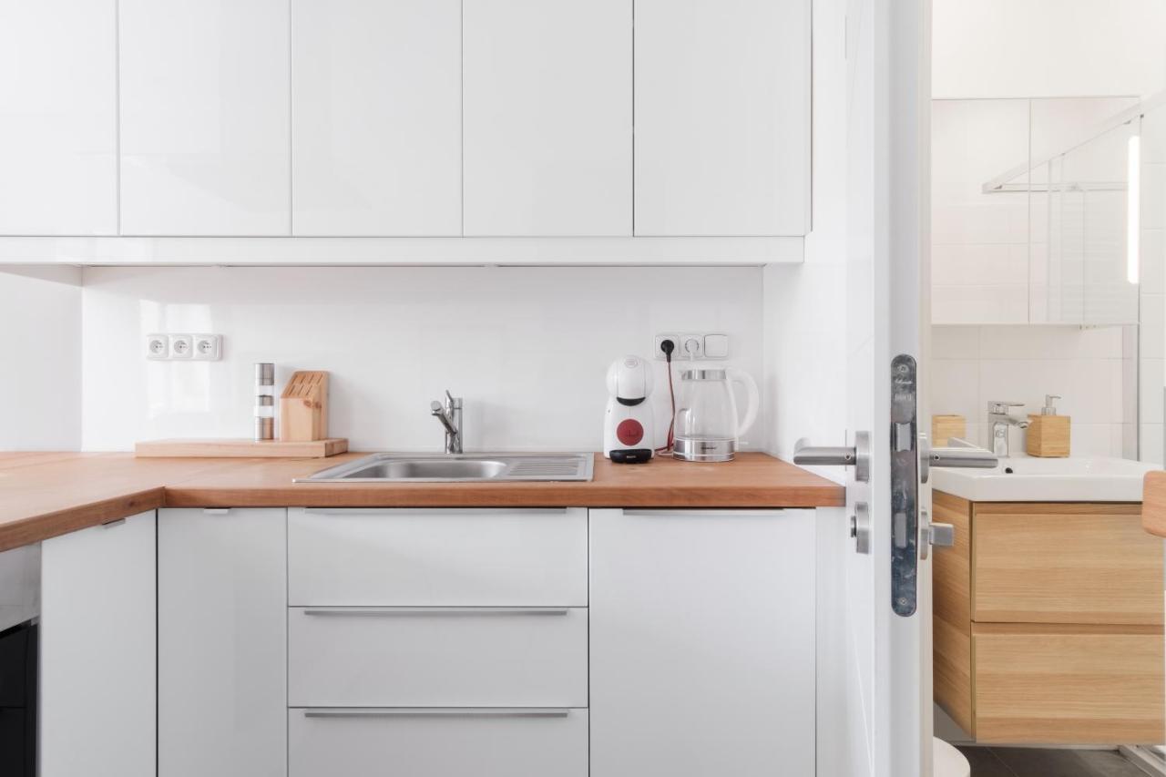 Days - Minimalist Flat - Trendy Karlin Apartment *