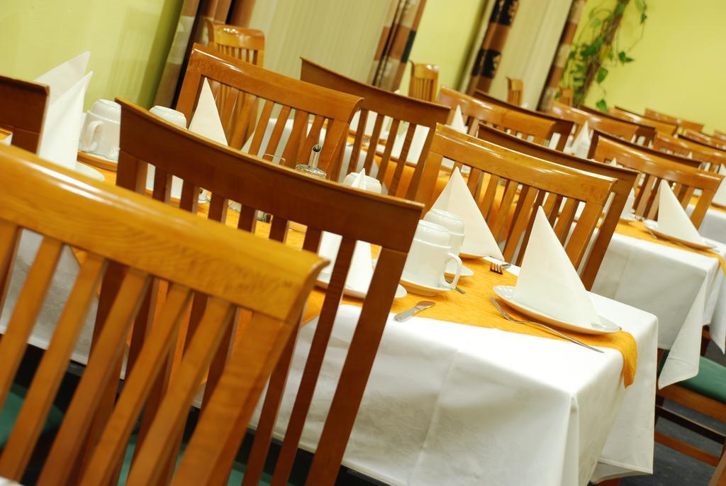 Henrietta Otel 3*