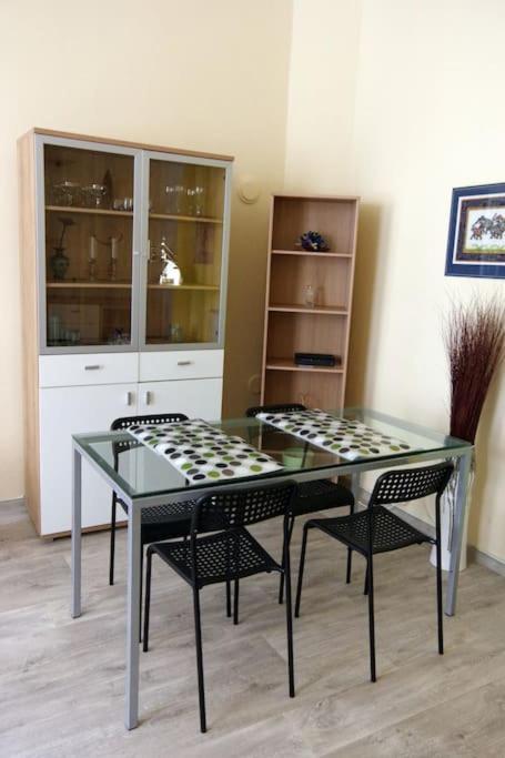 Big In The Center Apartment Prague