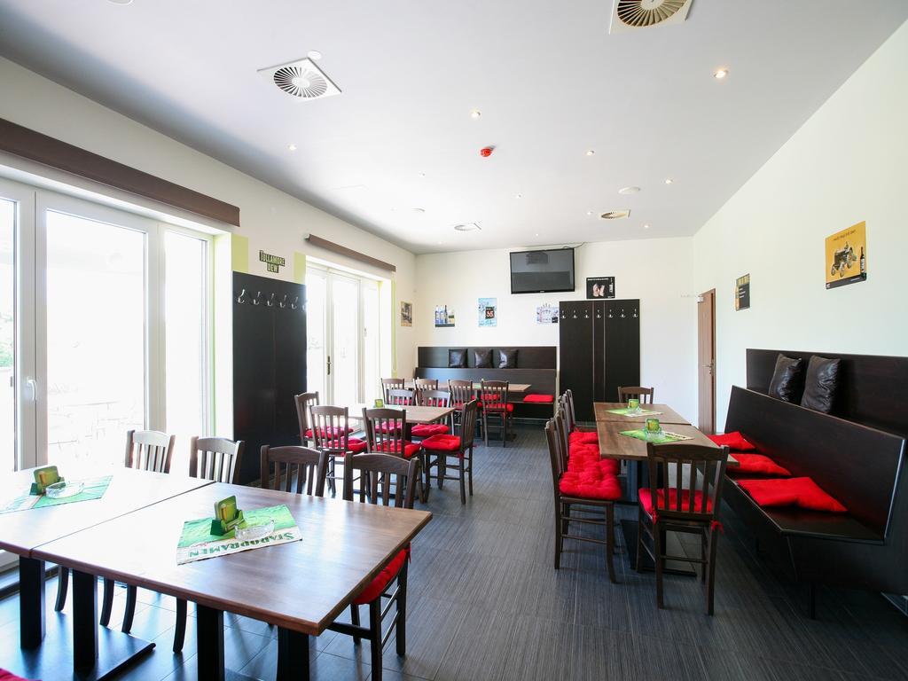 Nad Kralovnou & Restaurant 3* Prague