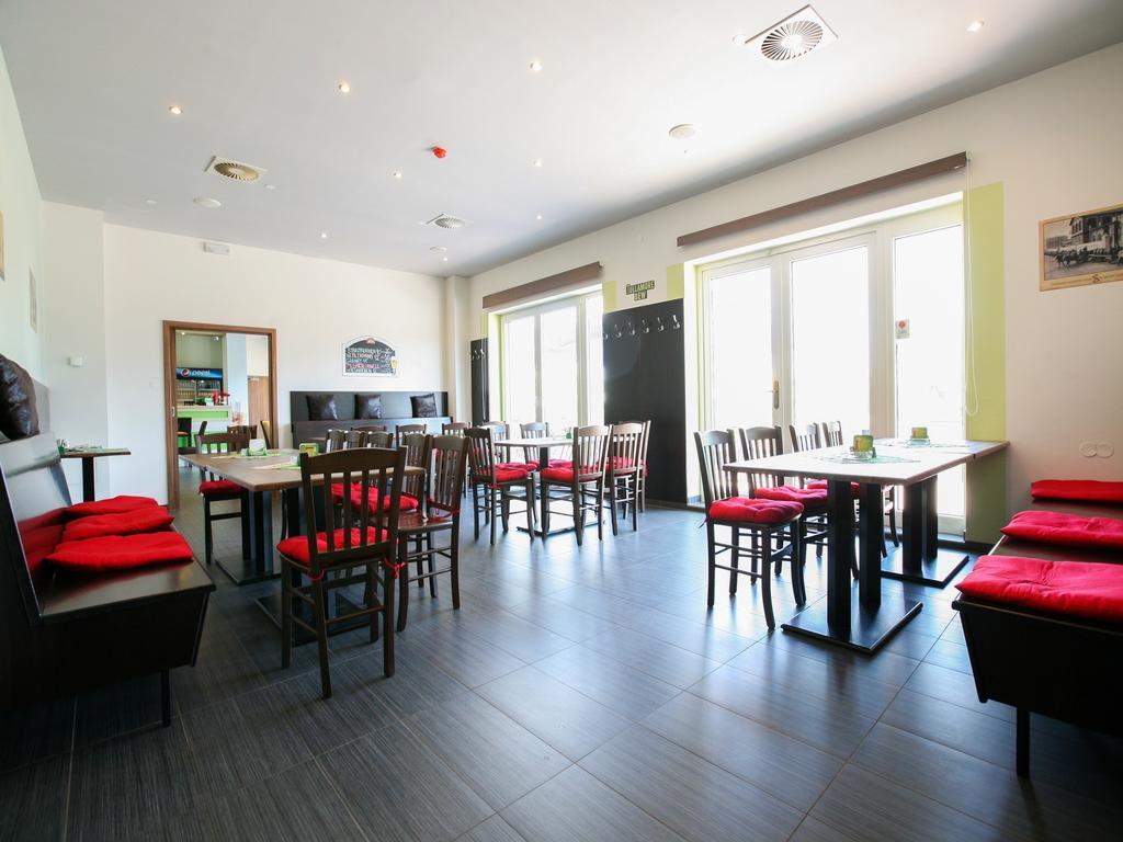 Hotel Nad Kralovnou & Restaurant