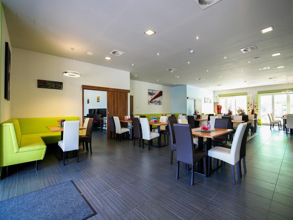 Nad Kralovnou & Restaurant Hotel Prague