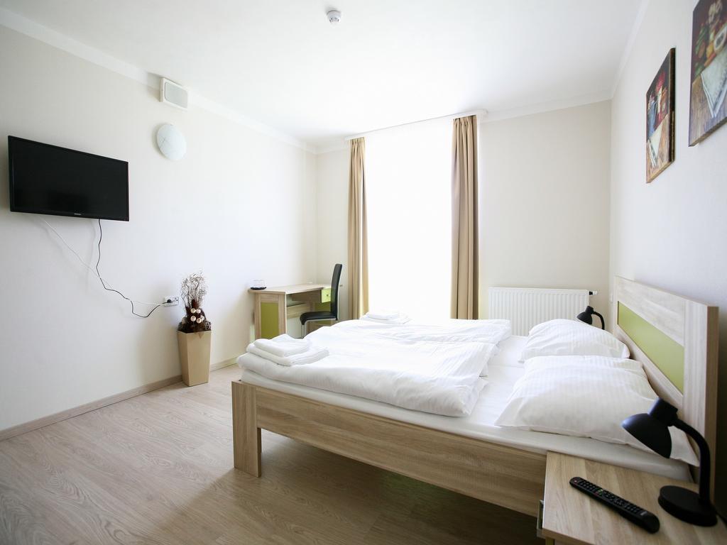 Hotel Nad Kralovnou & Restaurant Prague