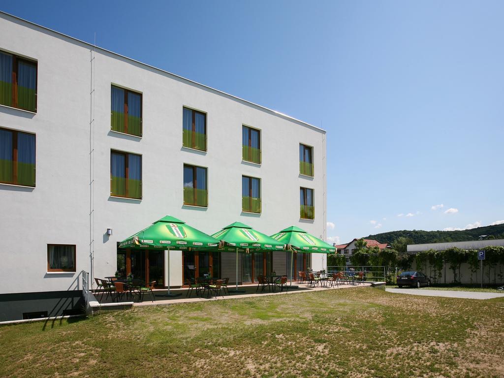 Nad Kralovnou & Restaurant Hotel