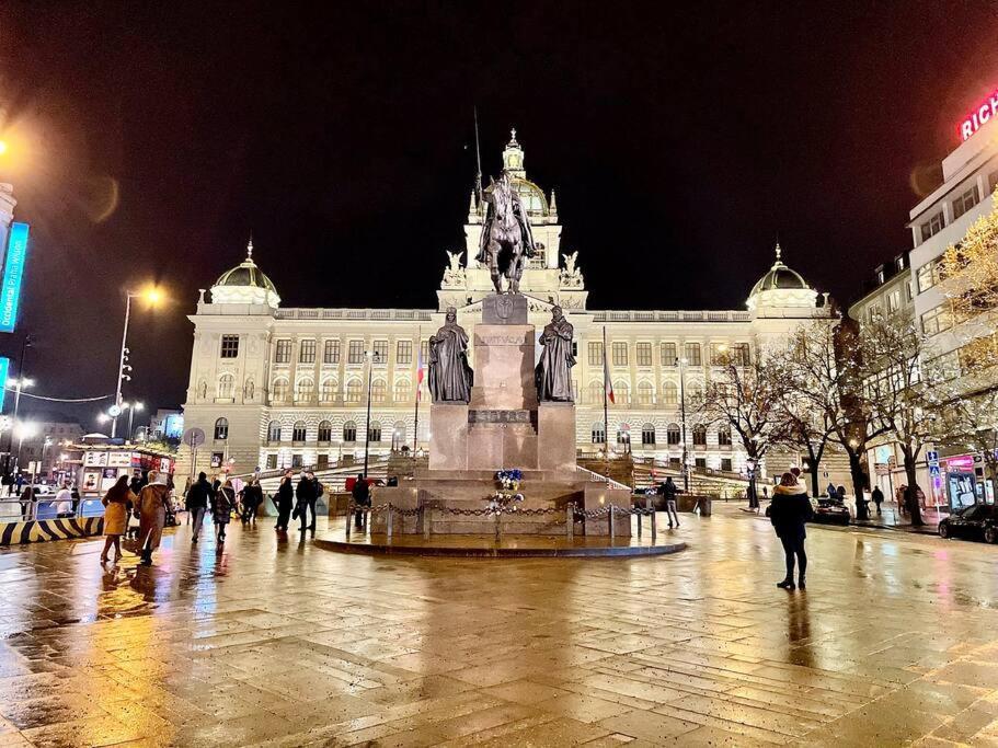 Entire Apartment, Near Clarion, O2 Arena, Metro 3 Min, Easter Market In Center 15 Min Daire *