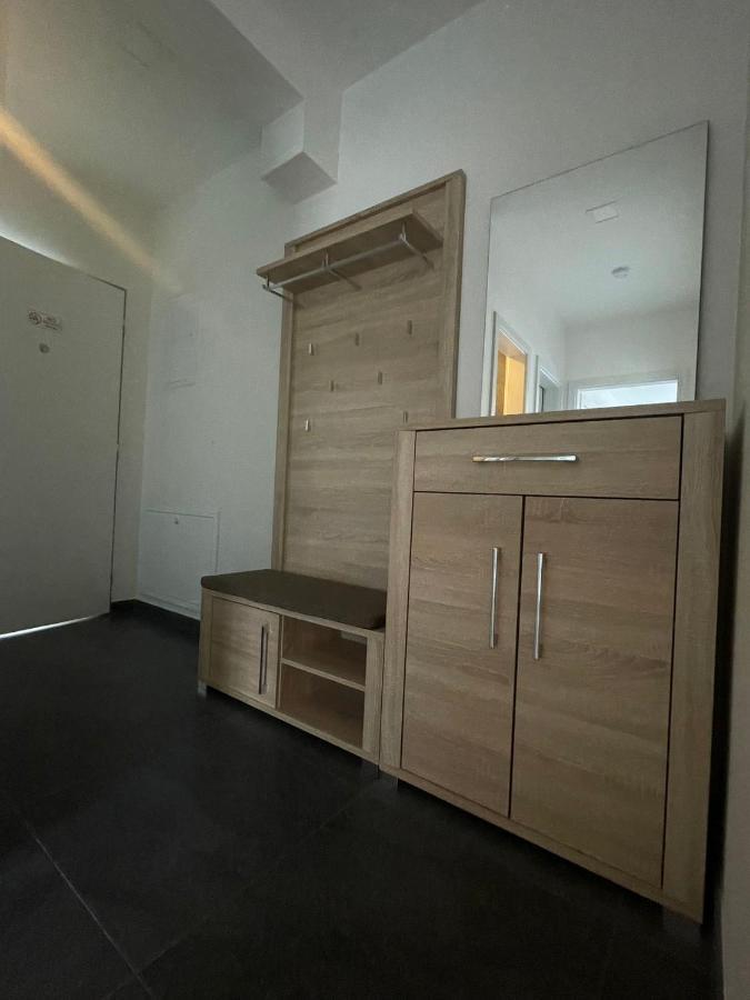 Hotel Sun-house Pension&restaurant -parkingfree- Praga