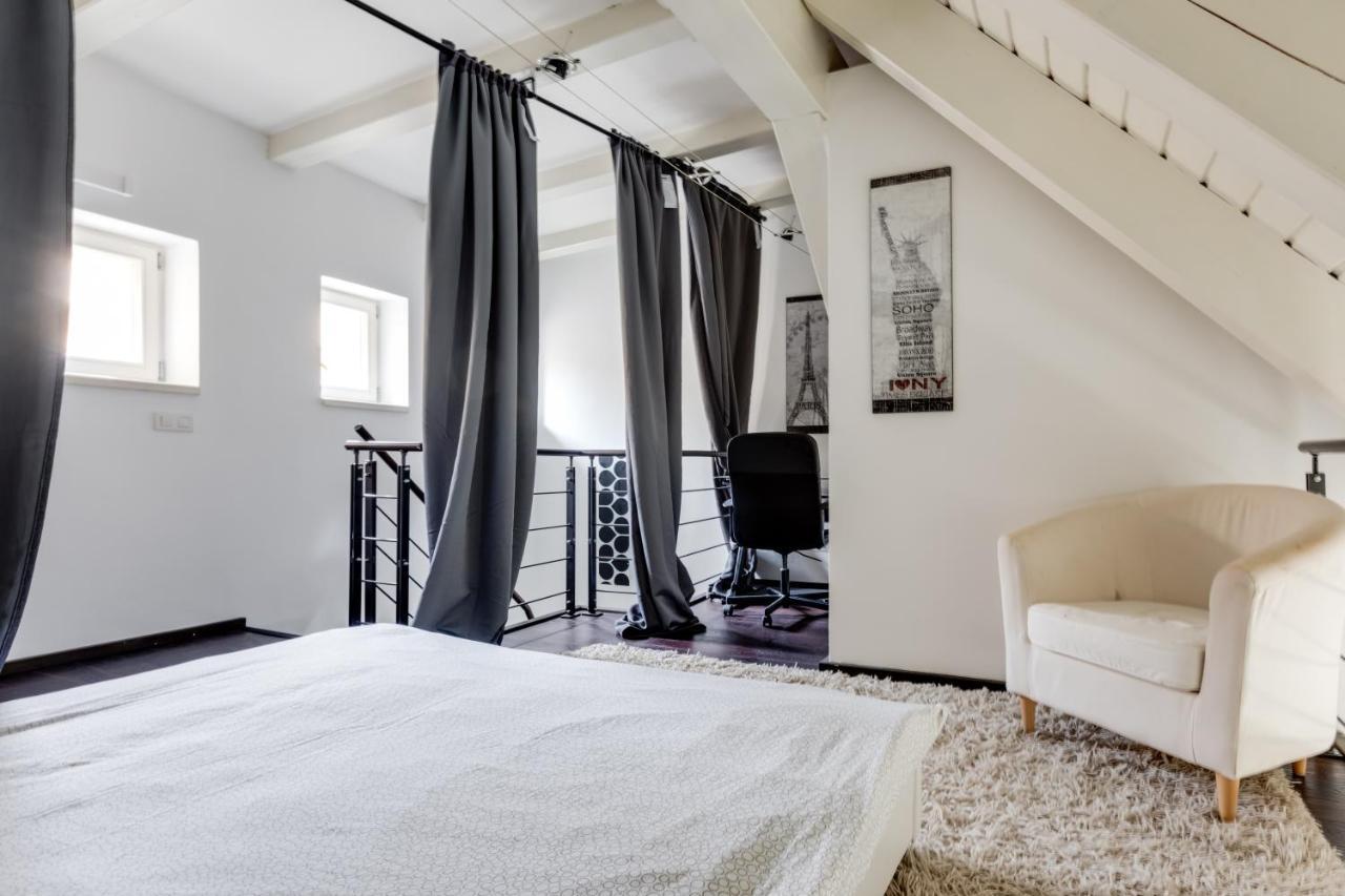 Daire Spacious Stylish Attic In The Heart Of The Center - Karlovo