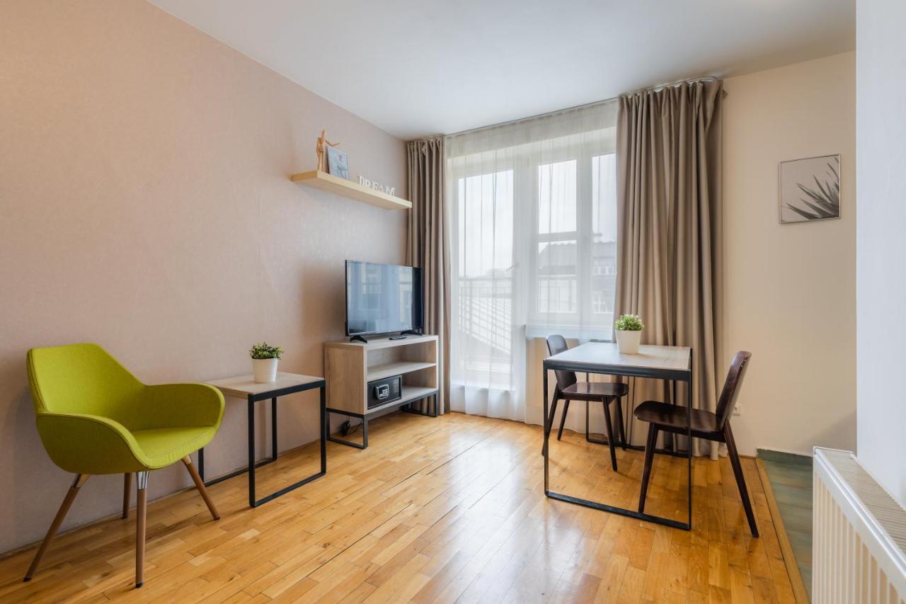 Ea Melantrich Otel