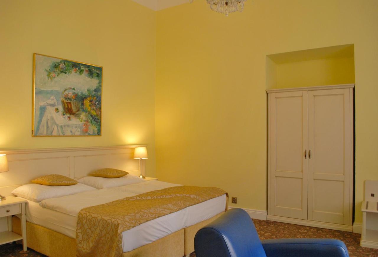 Hotel Metamorphis 4*