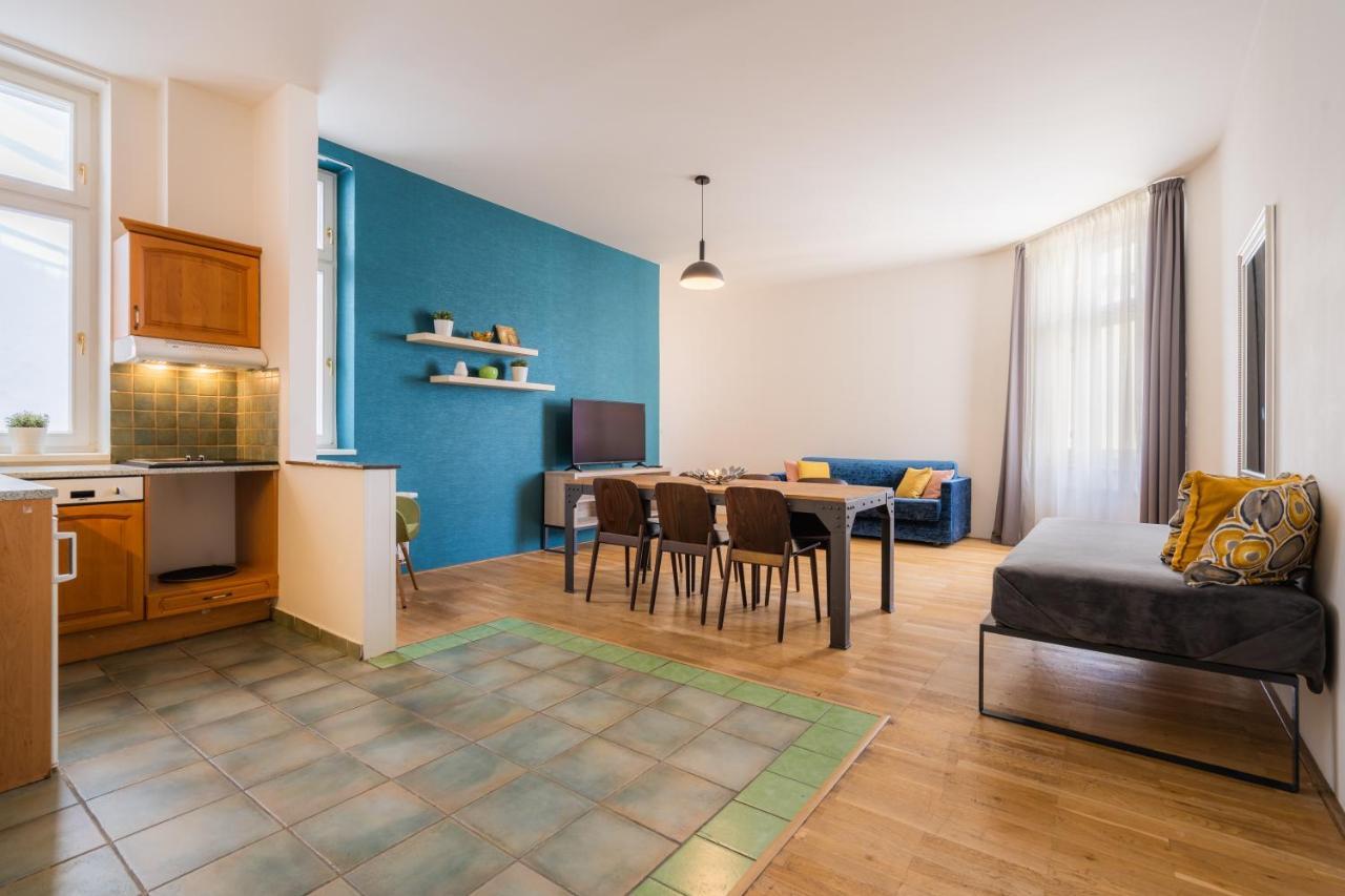 Otel Ea Melantrich