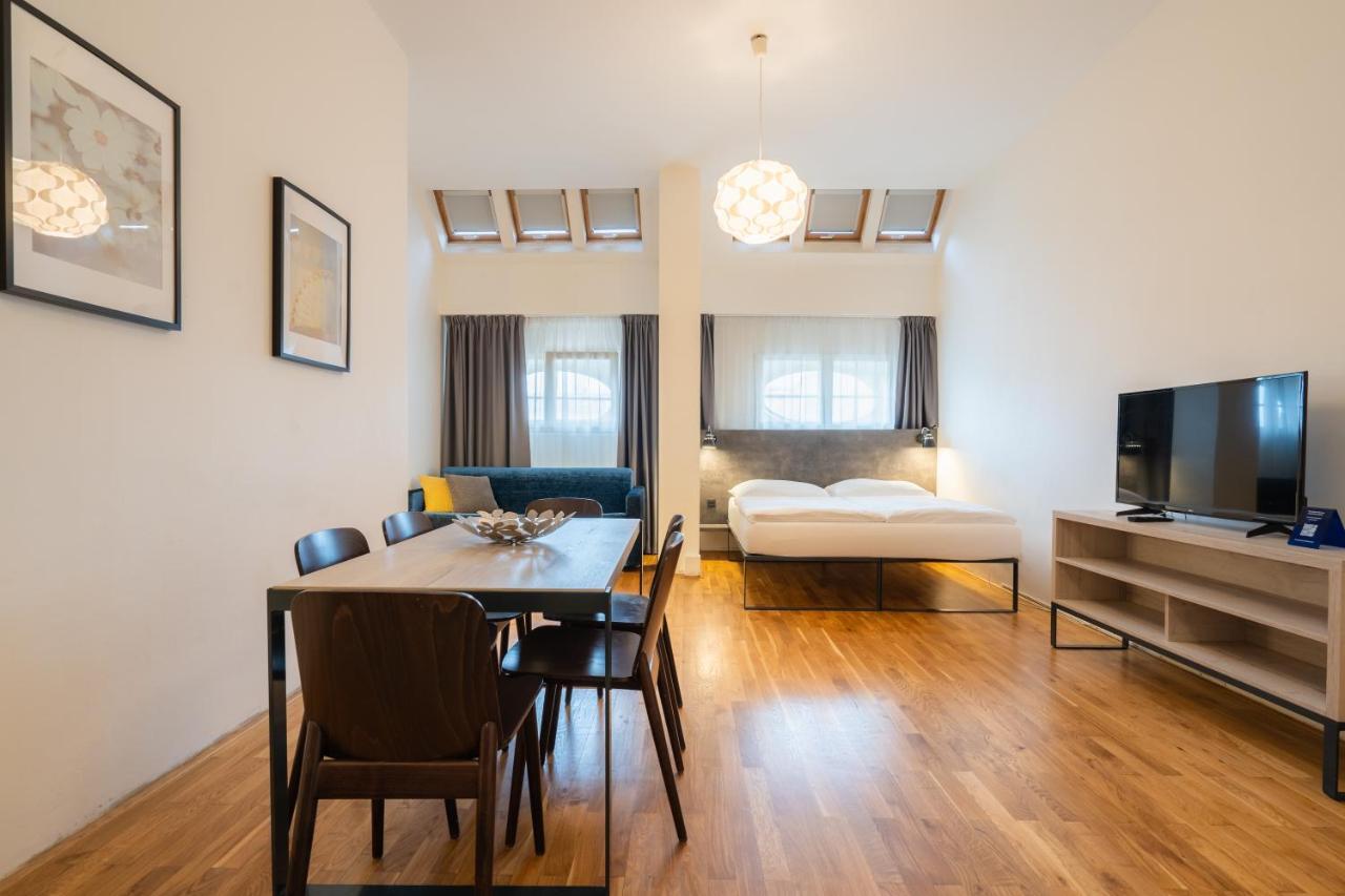 Otel Ea Melantrich 4*