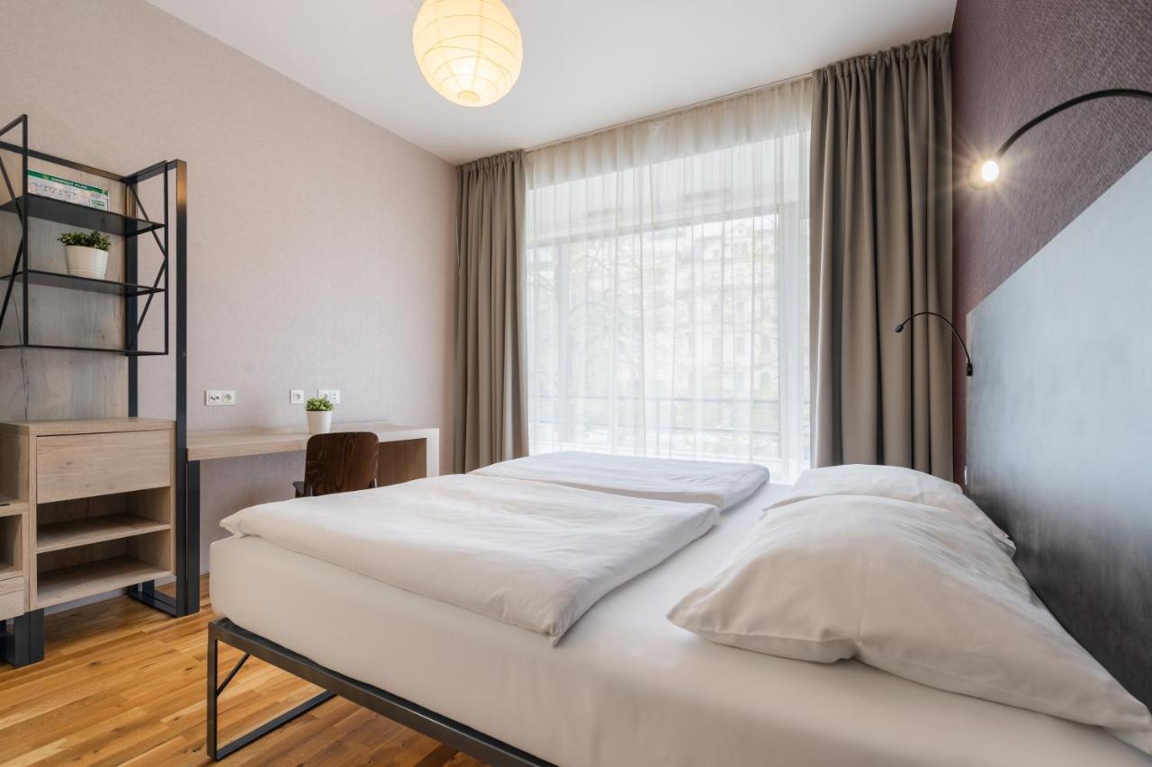 Otel Ea Melantrich