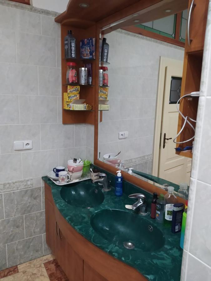 Private In Shared Luxurious Palace Like With 2 Bathrooms Including Whirlpool And Virtual Reality Konukevi