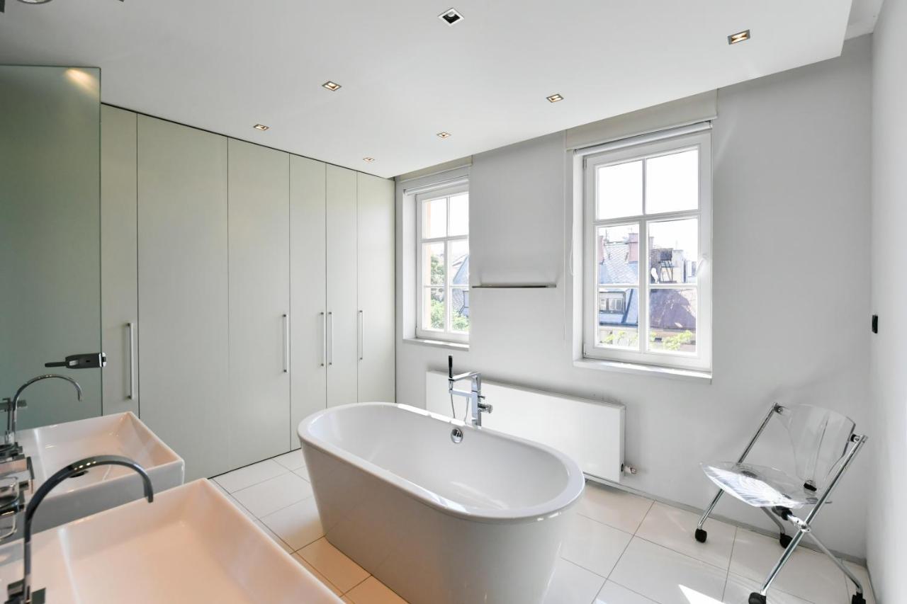 Luxury Penthouse With Sauna, Terrace, 250m2, 5bdrm, 3bthrm Apartamento