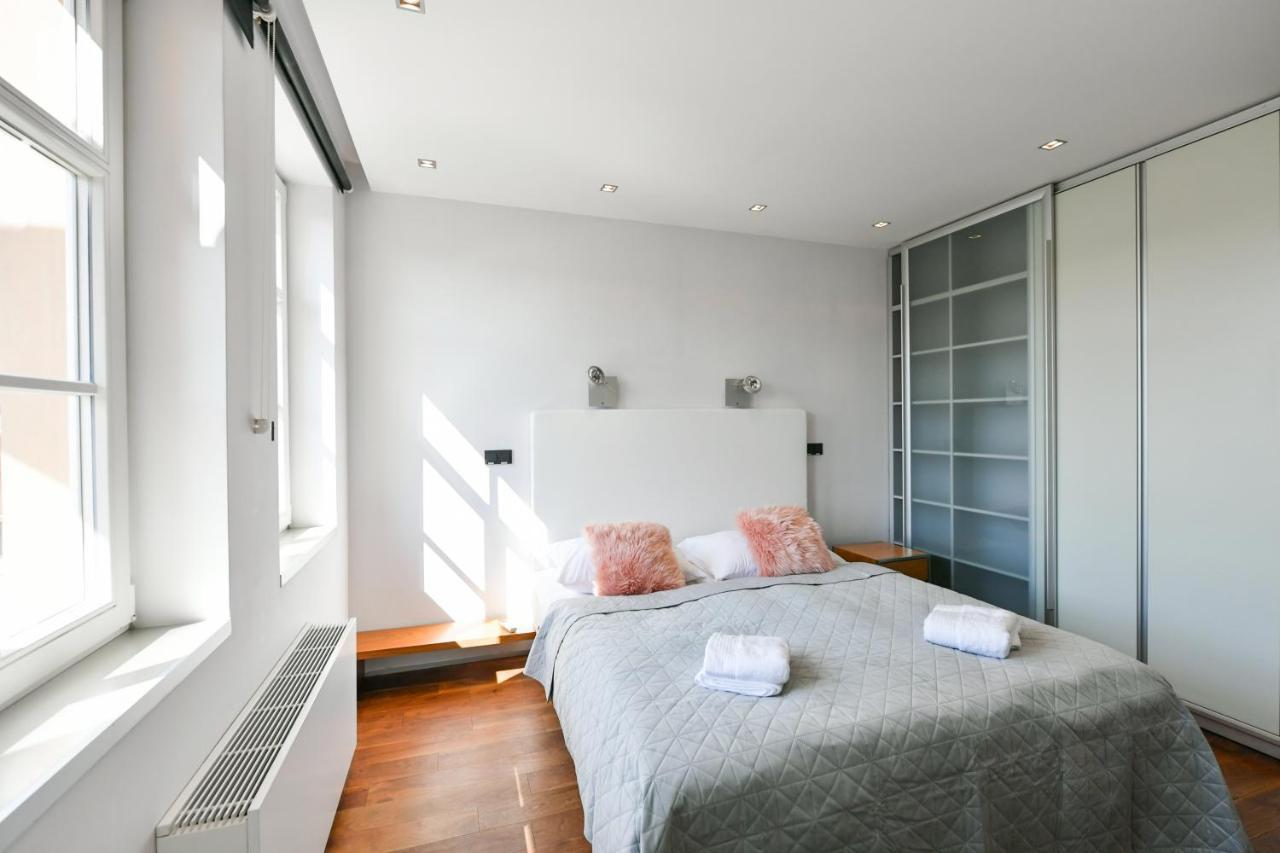 Luxury Penthouse With Sauna, Terrace, 250m2, 5bdrm, 3bthrm * Praga