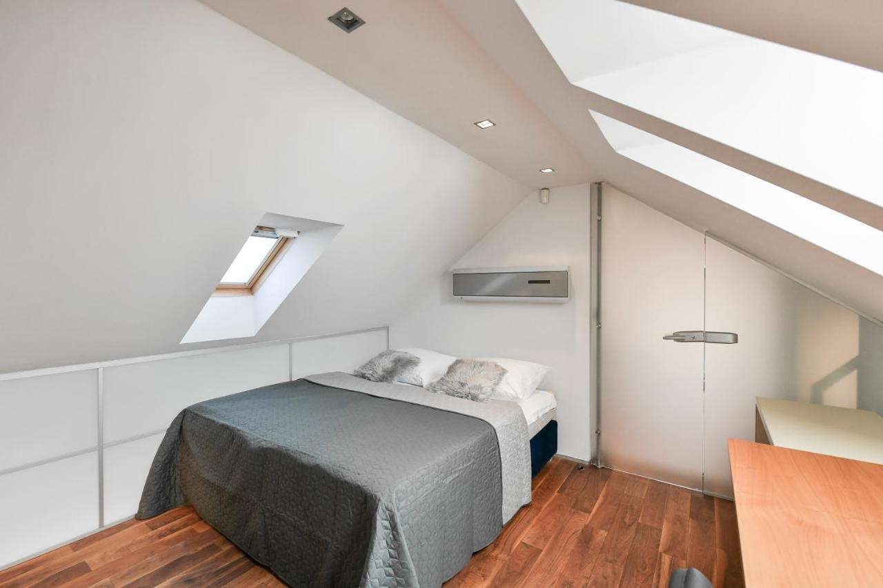 Luxury Penthouse With Sauna, Terrace, 250m2, 5bdrm, 3bthrm * Praga