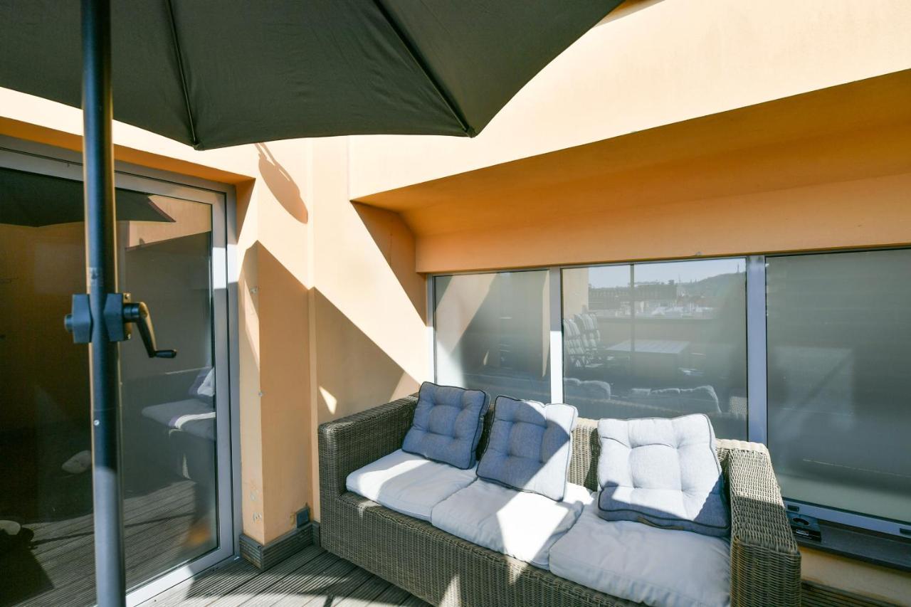 Apartamento Luxury Penthouse With Sauna, Terrace, 250m2, 5bdrm, 3bthrm Praga