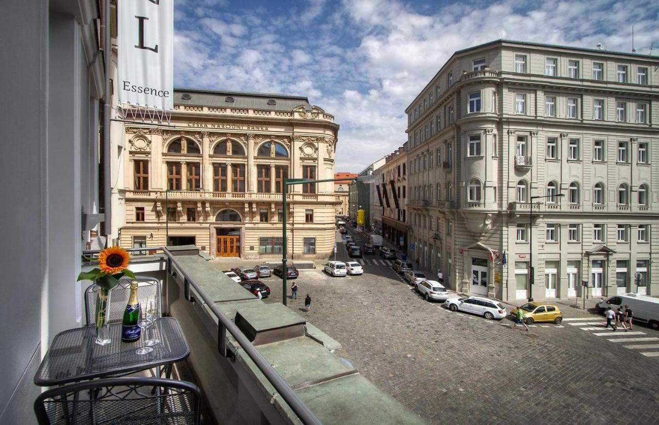 Essence Prag