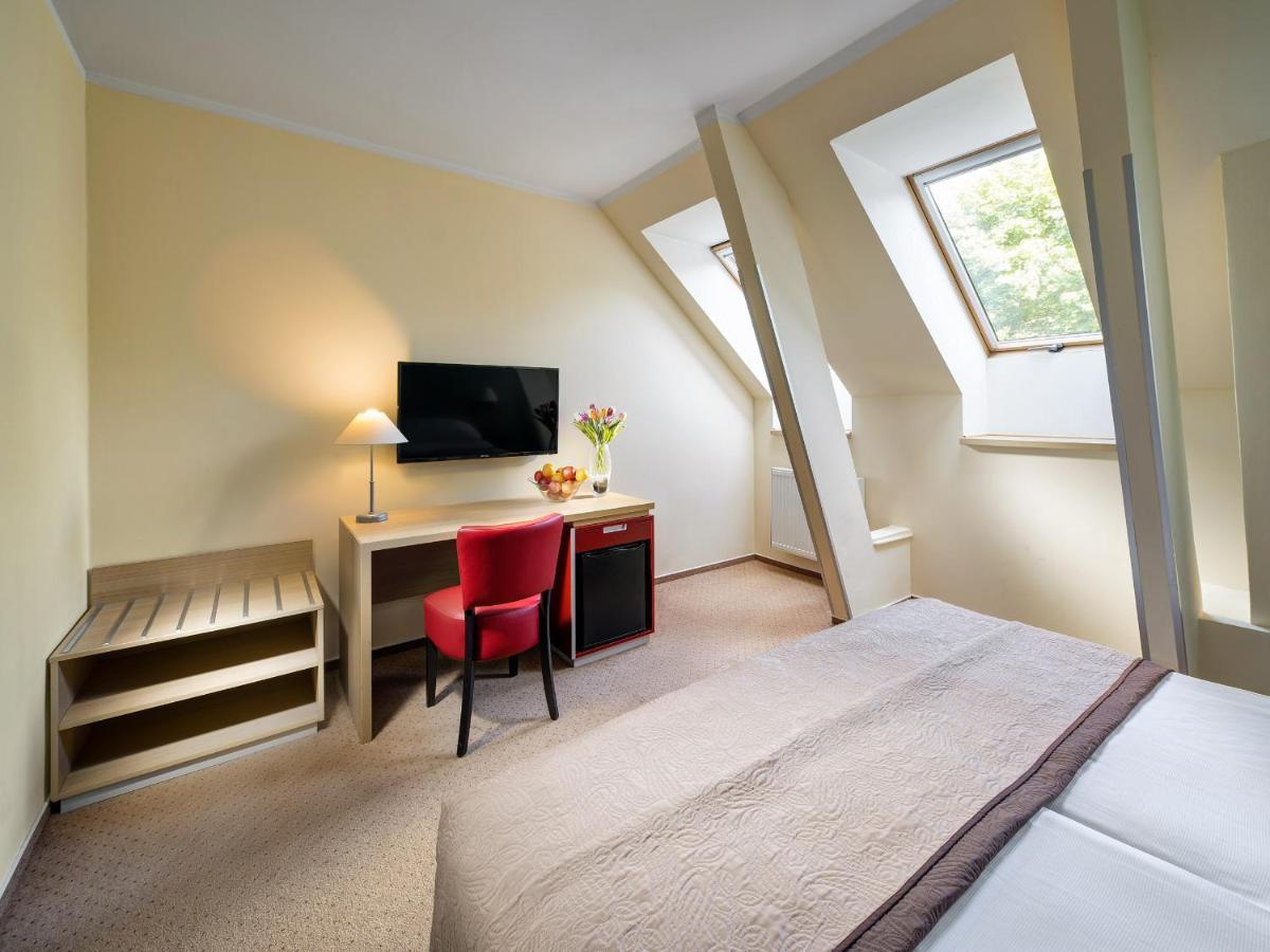 Michael 4* Prague